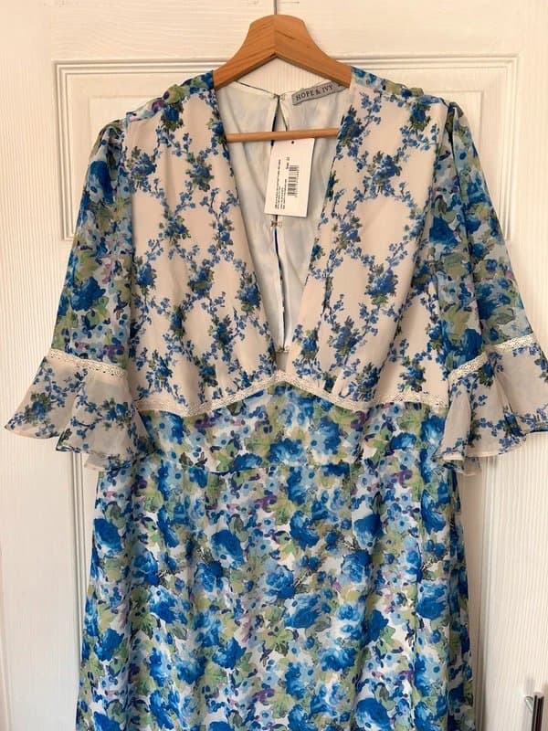 Hope & Ivy Stunning Floral Events Dress