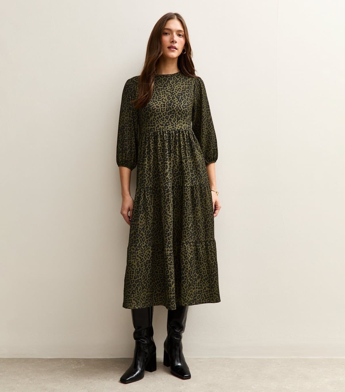 New Look Women's Green Animal Print Crinkled Tiered Midi Dress New Look