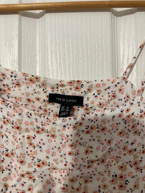 New Look Newlook floral cami top - size M