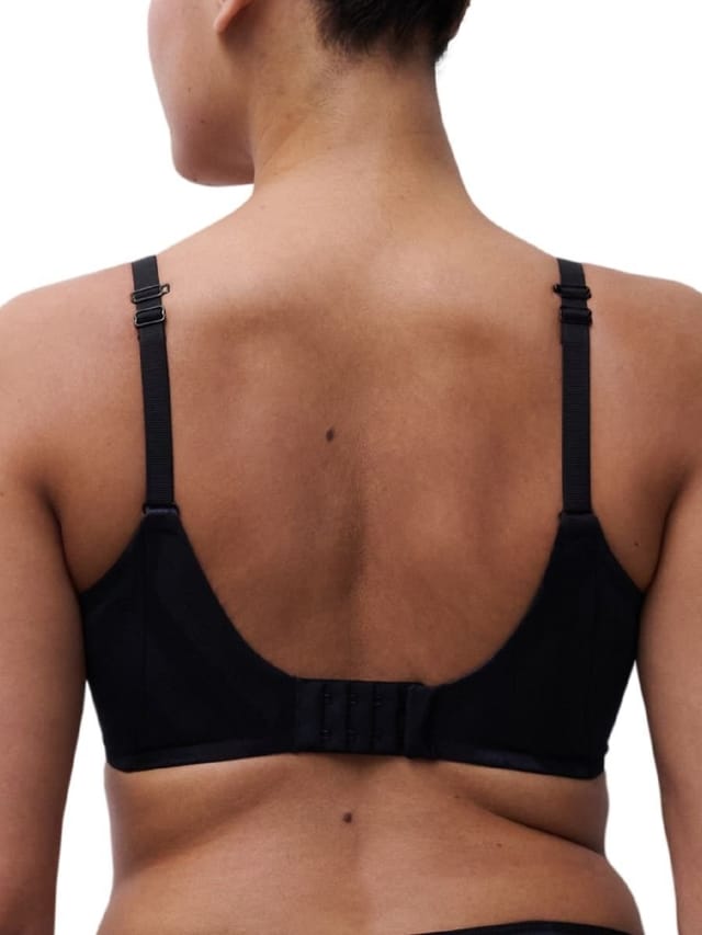 Chantelle Chantelle Women's Glaze Very Covering Moulded Bra in Black - 2