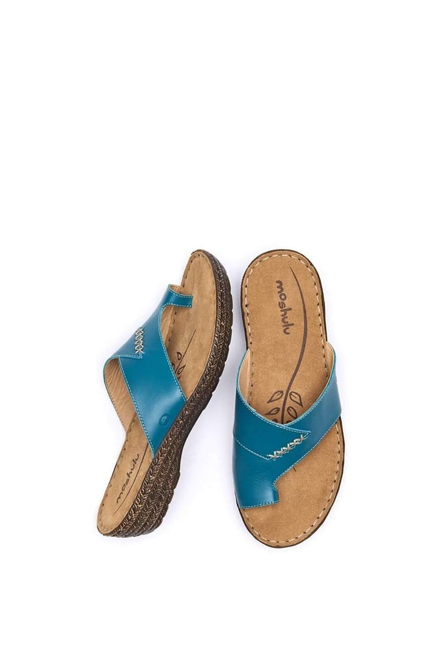 Moshulu Moshulu Women's 'Seville Classic 2' Toe-Loop Comfort Sandals in Teal - 2
