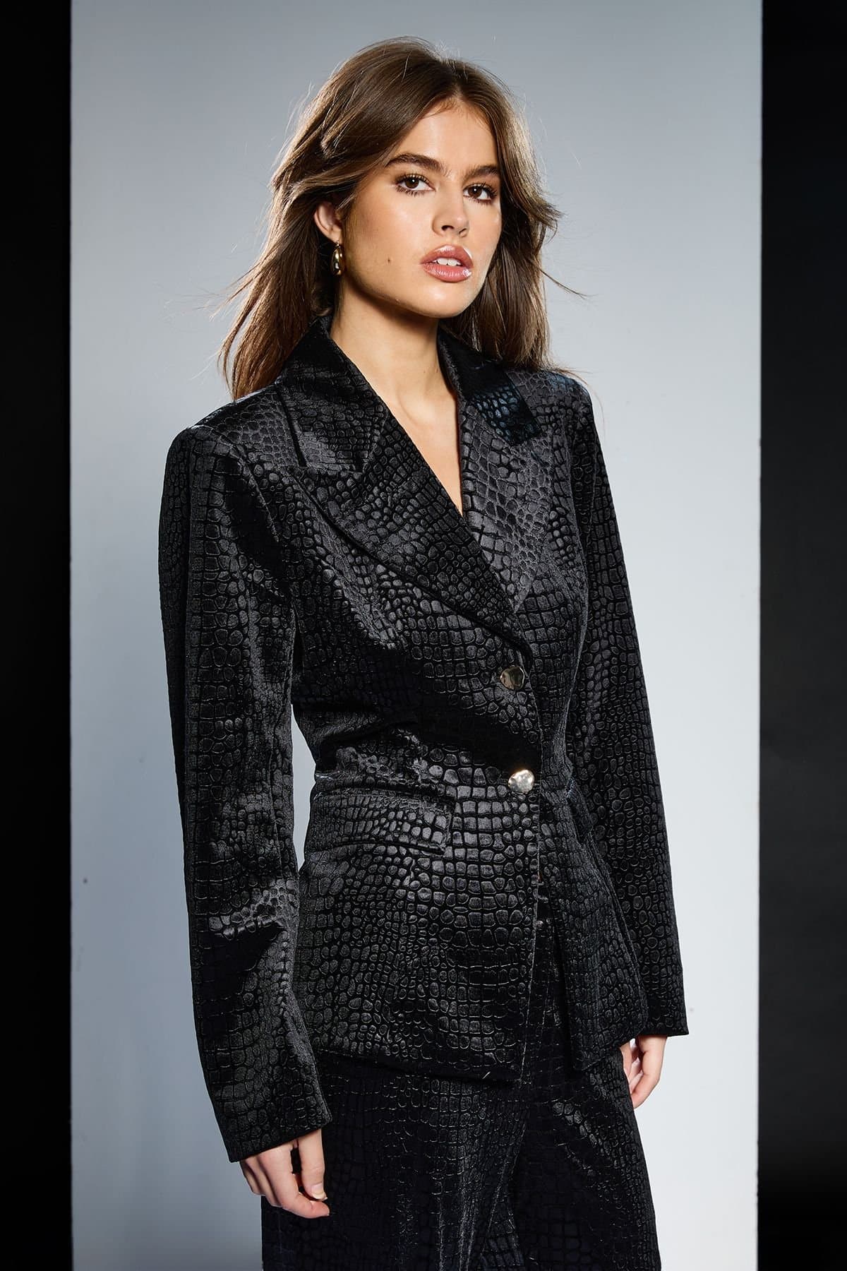 RUNWAY 1.8.1.8 RUNWAY 1.8.1.8 Black Croc Jacquard Velvet Blazer