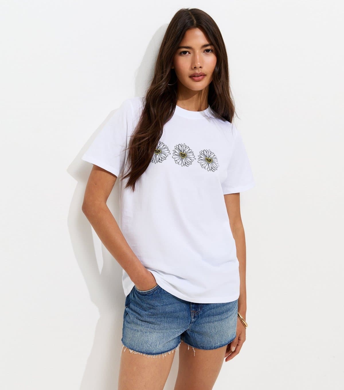 New Look New Look White Cotton Daisy Print Crew Neck T-Shirt