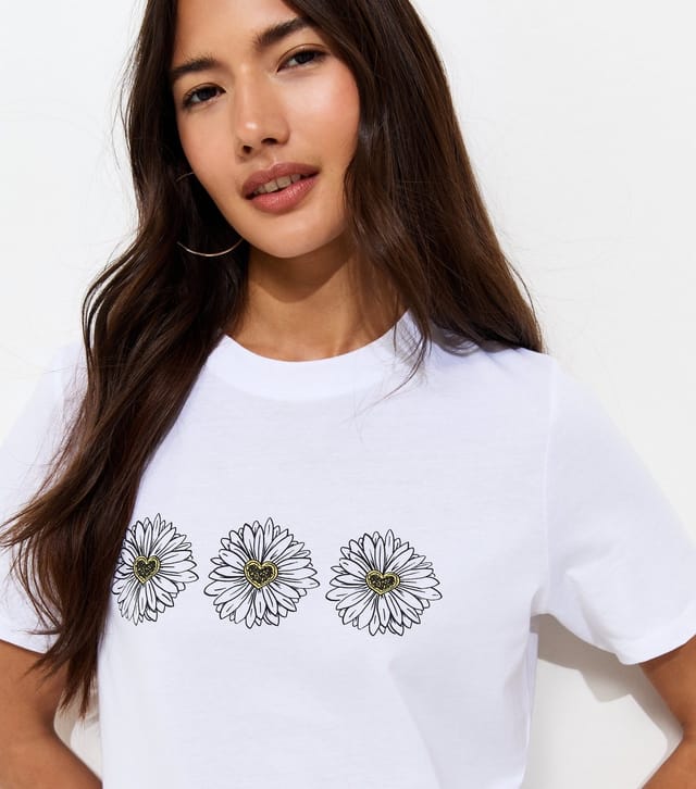 New Look Women's White Cotton Daisy Print Crew Neck T-Shirt New Look - 2