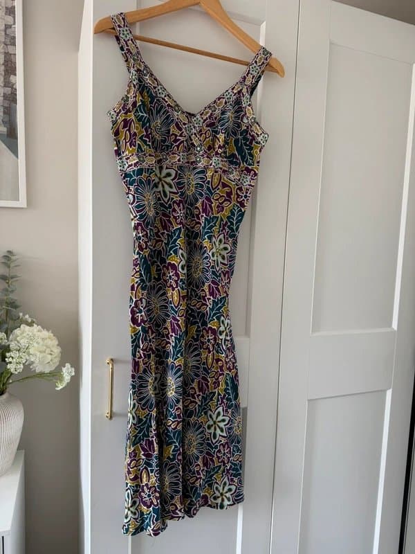 New Look Embellished sequin Floral Midi Dress – vintage new look Size 10