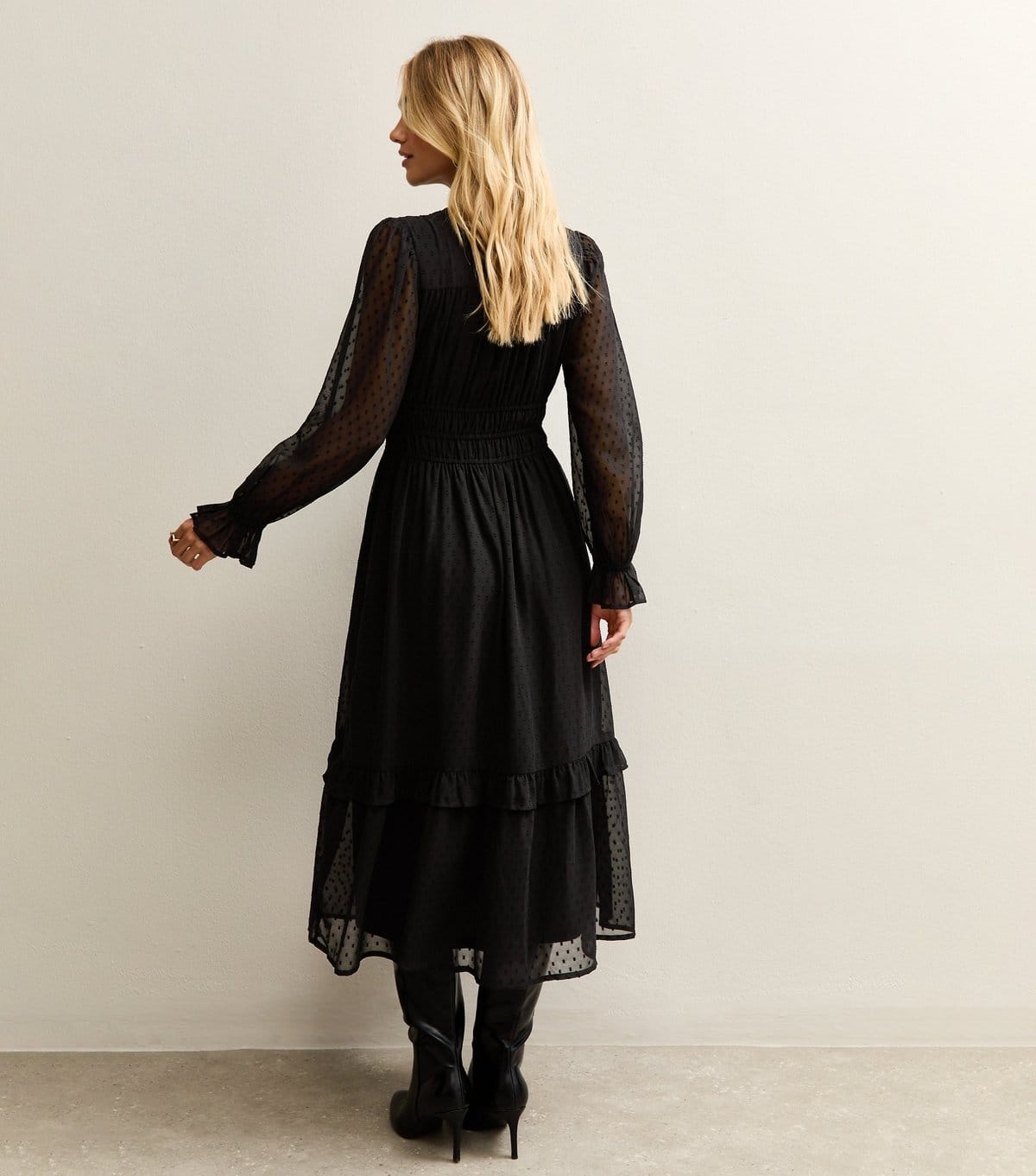 New Look Women's Black Dobby Ruched Waist Midi Dress New Look - 4