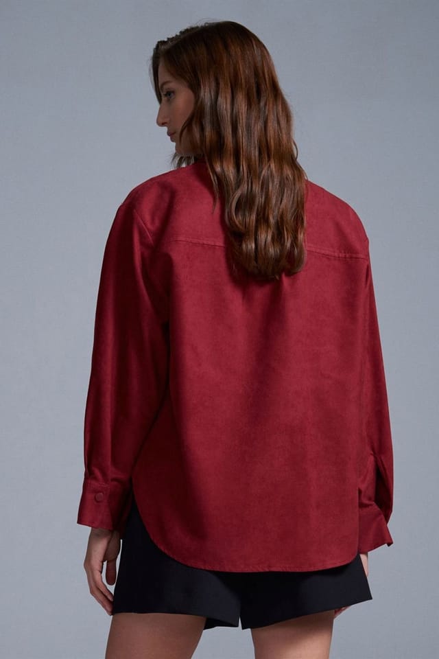 Dilvin Dilvin Women's Faux Suede Relaxed Shirt in Burgundy - 2
