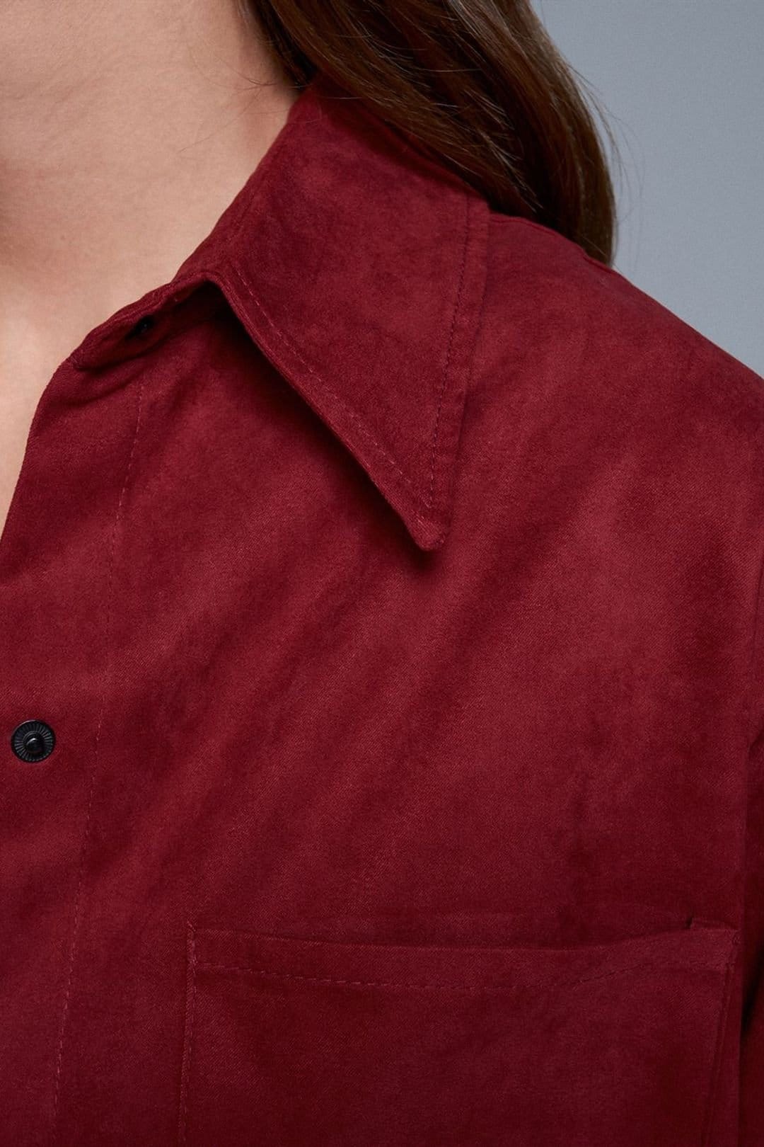 Dilvin Dilvin Women's Faux Suede Relaxed Shirt in Burgundy - 4