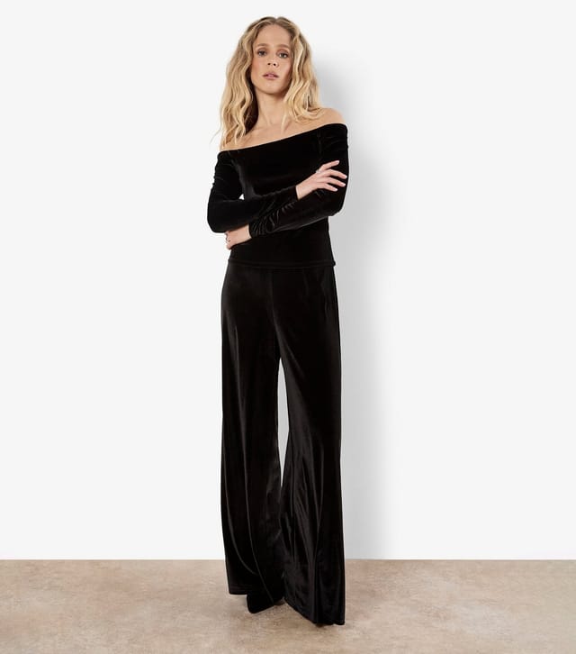 Apricot Women's Black Velvet Bardot Long Sleeve Top Apricot New Look - 2