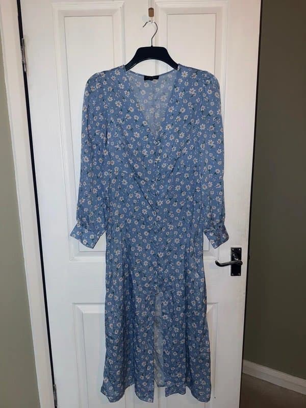 In The Style Floral in the style daisy print whimsy dress size 10