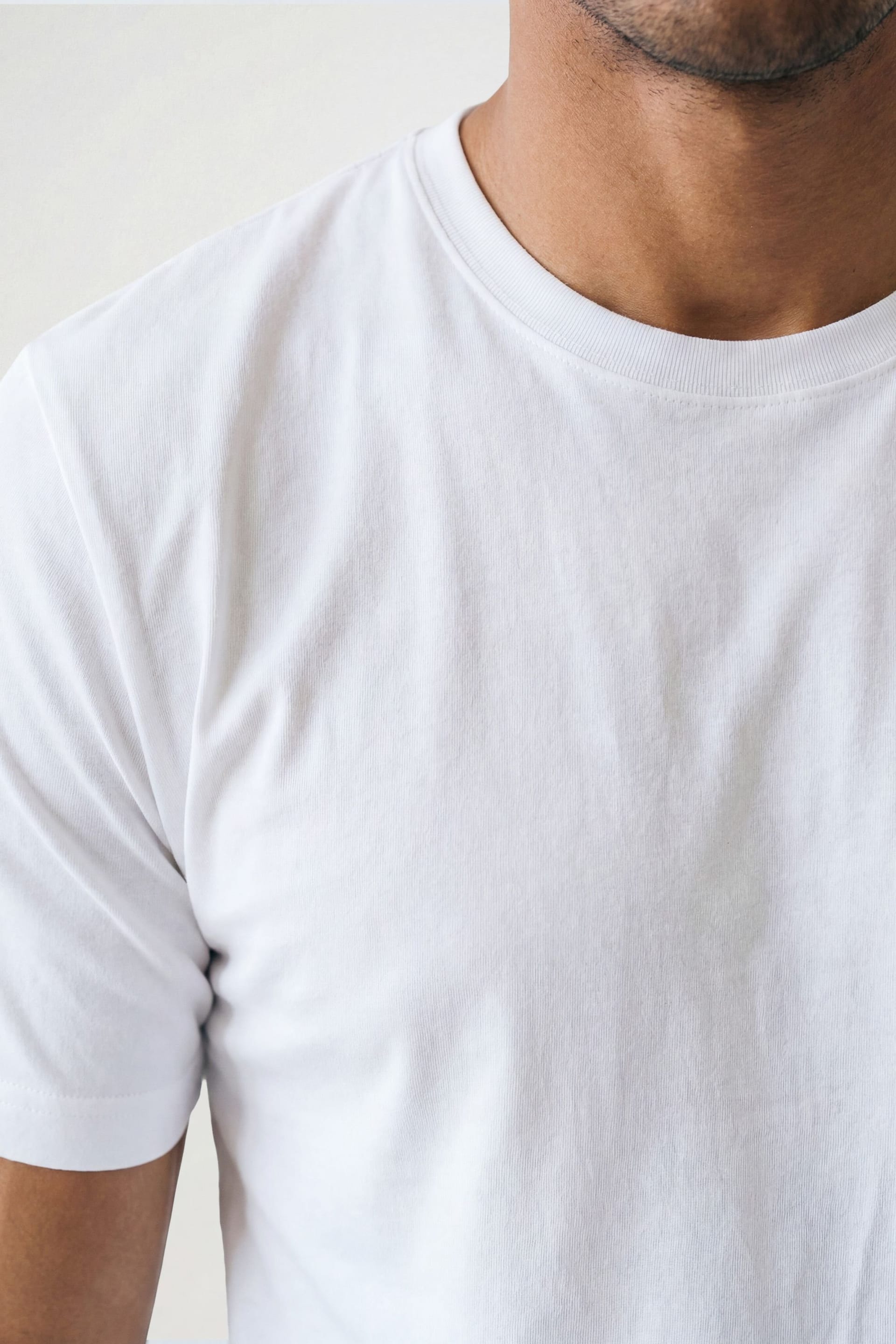 CICAY CICAY Men's Relaxed Fit Crew Neck Cotton T-Shirt in White - 4
