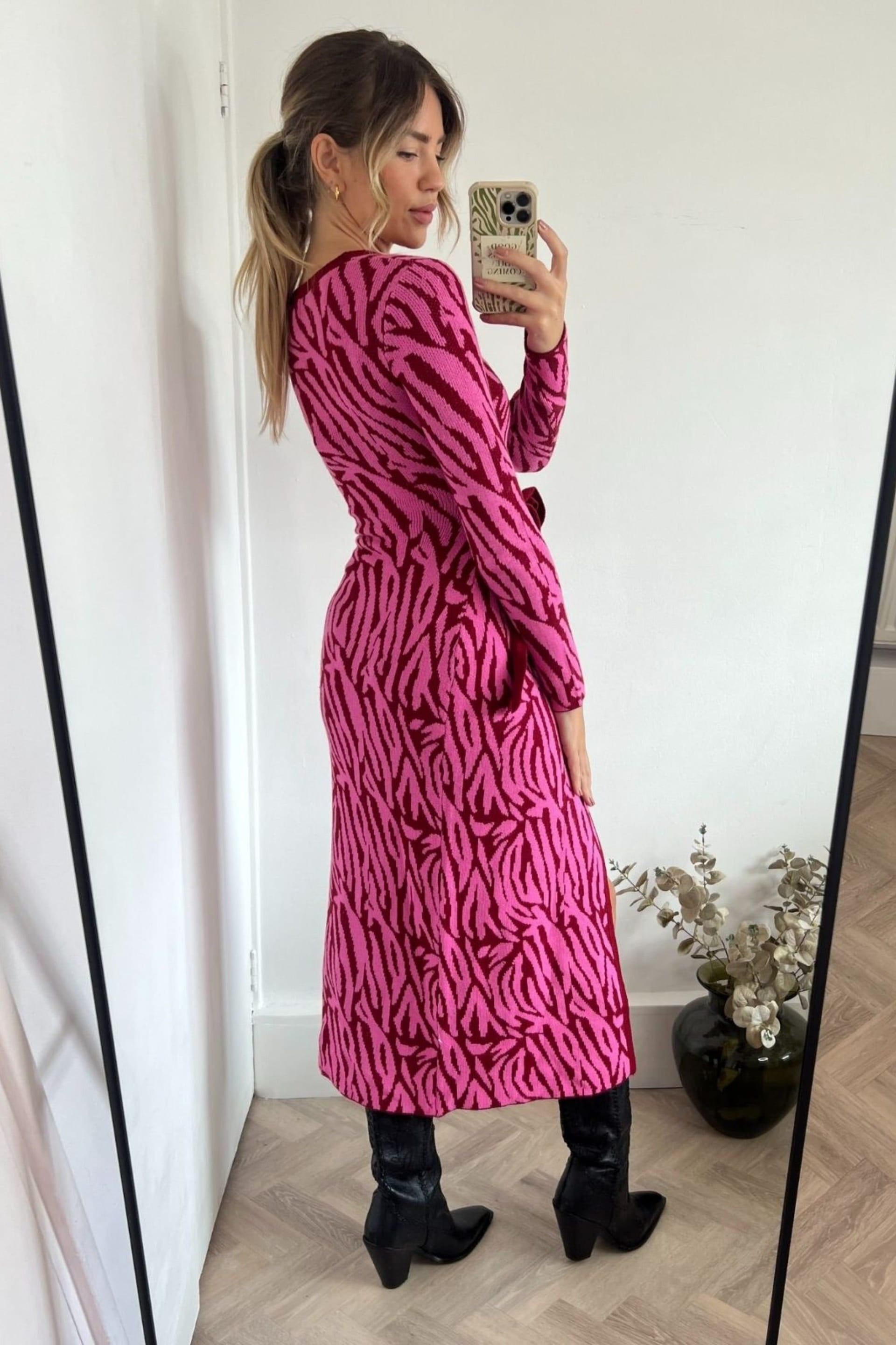 Style Cheat Style Cheat Women's Renee Pink Zebra Jacquard Knitted Midaxi Dress - 4