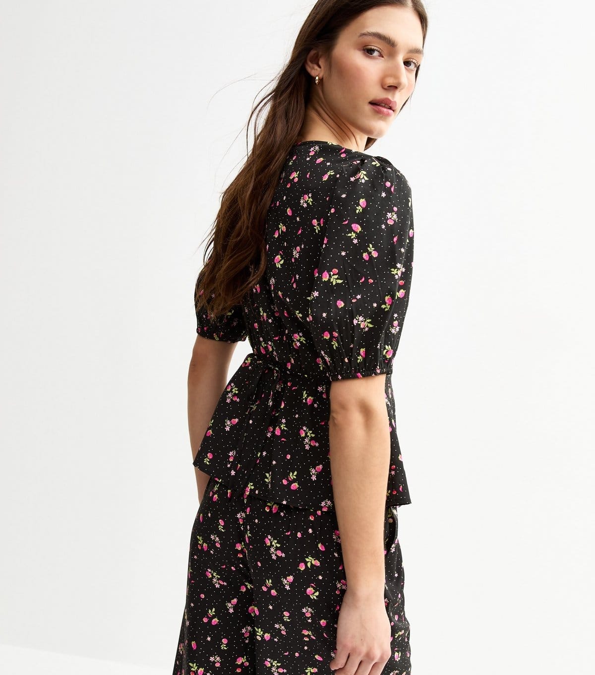 New Look Women's Black Floral Print V-Neck Blouse New Look - 4