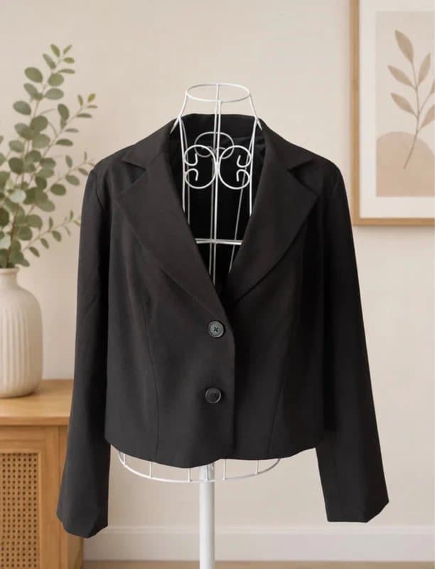 V by Very V by Very black cropped blazer jacket UK 16 – never worn elegant smart Casual