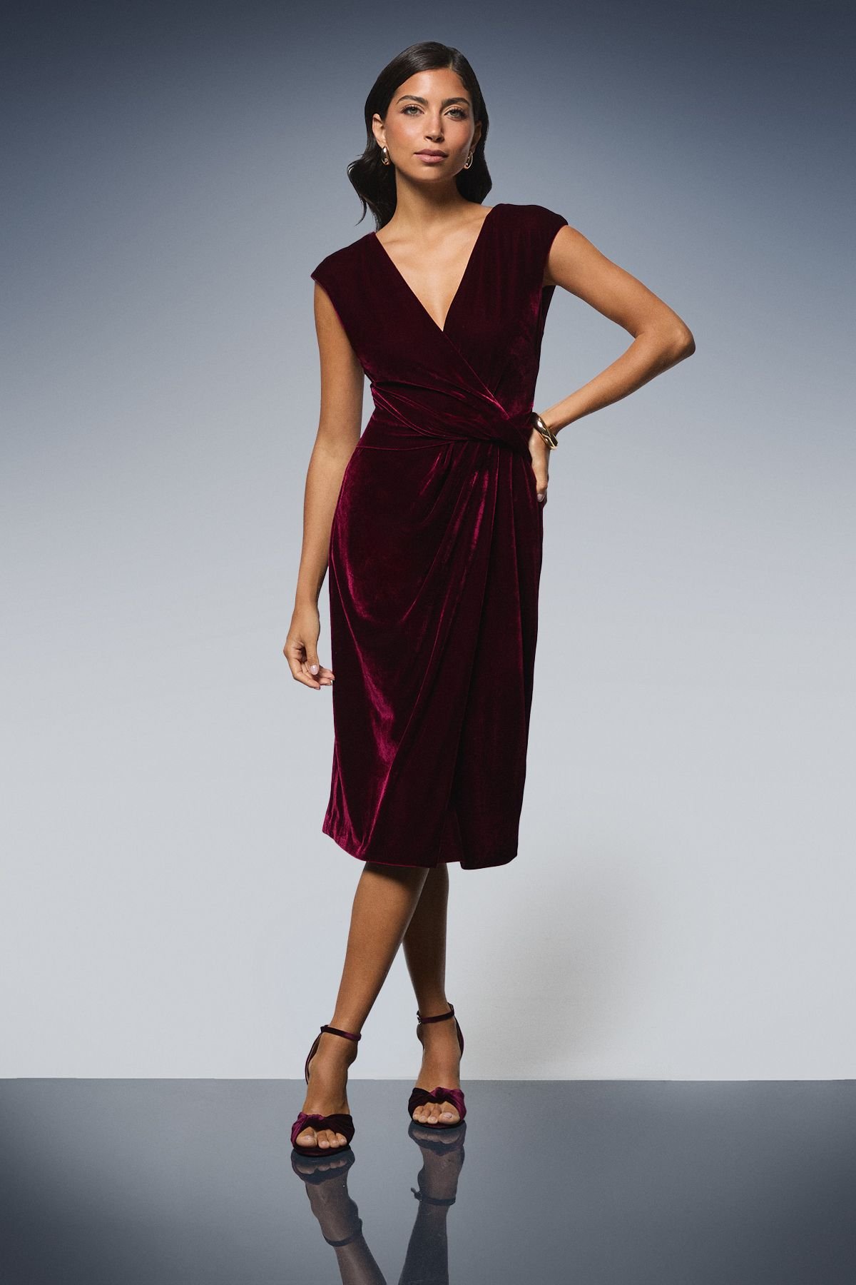 Wallis Wallis Women's Occasion Velvet Twist Pencil Dress in Maroon - 2