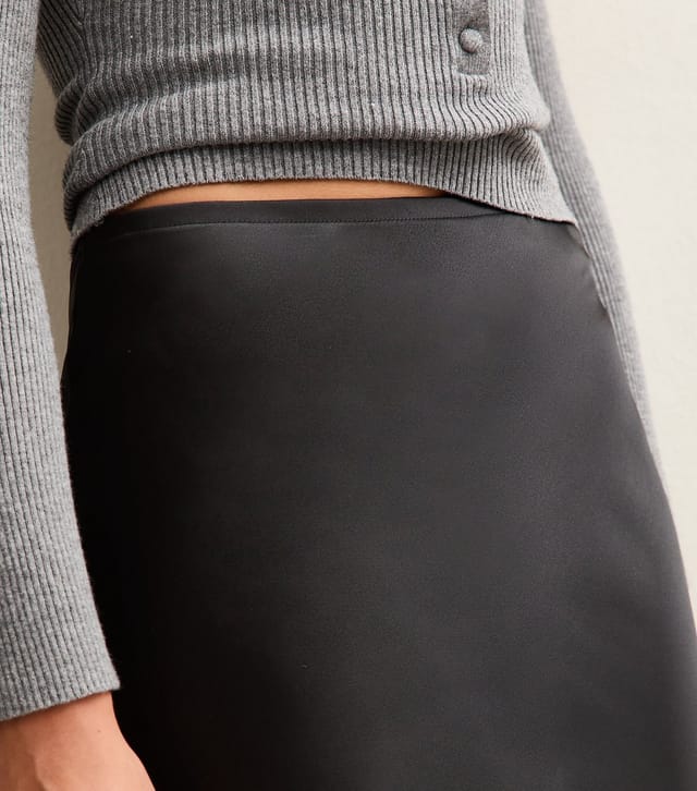 New Look Women's Tall Black Bias Cut Satin Midi Skirt New Look - 3