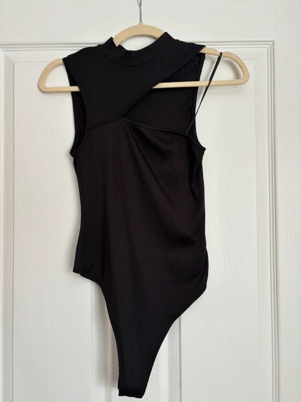 Bershka Bershka Cut-Out Bodysuit