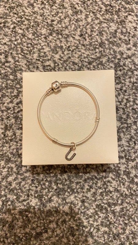 Pandora Pandora U charm