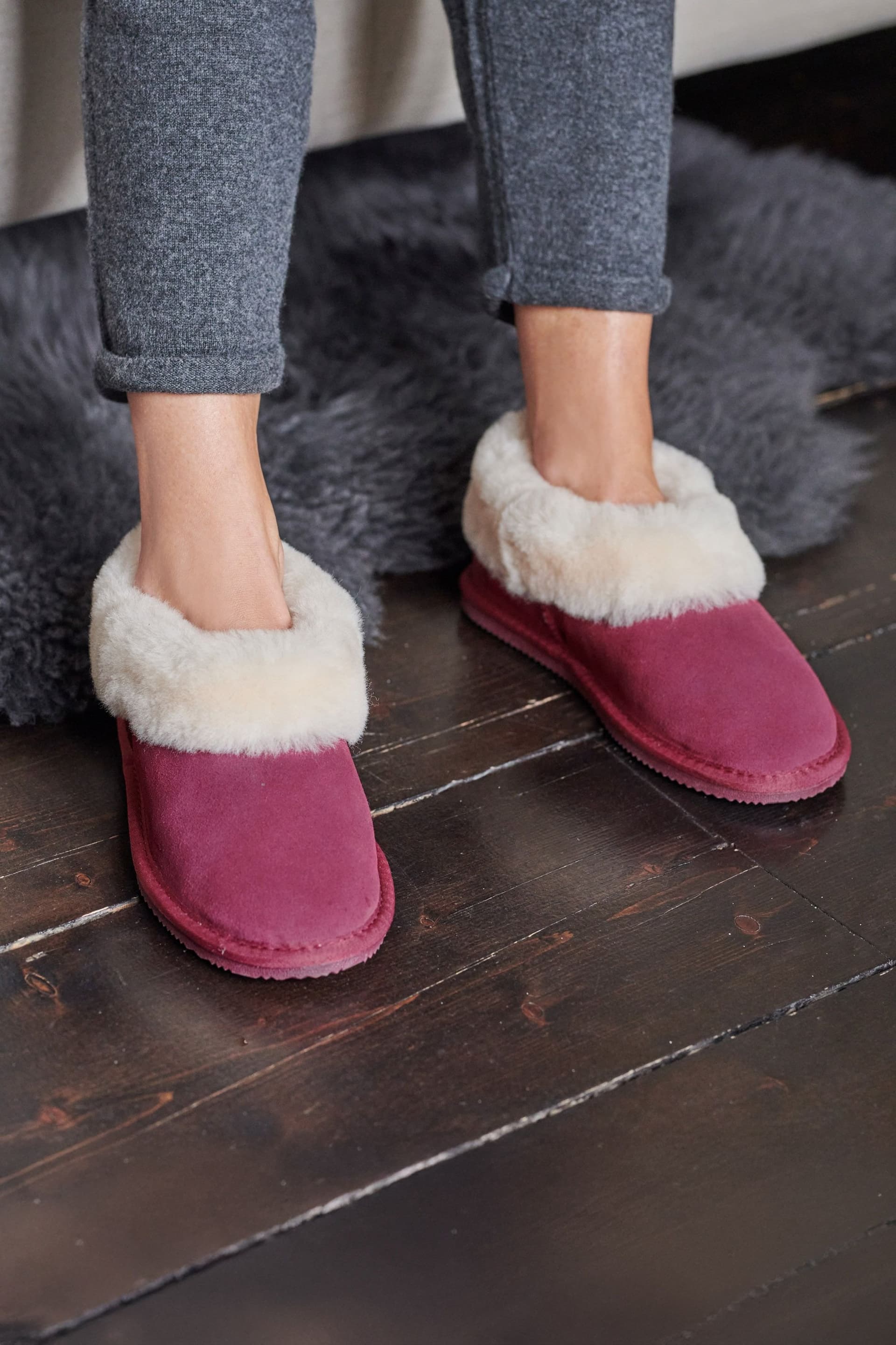 WoolOvers WoolOvers Women's Short Sheepskin Slipper Boot in Wine