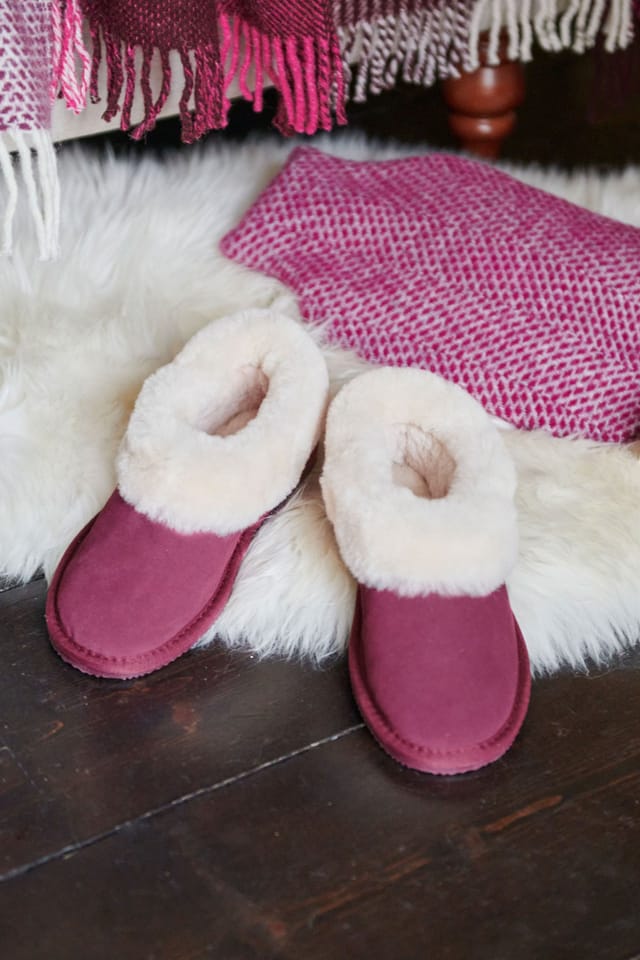 WoolOvers WoolOvers Women's Womens Short Sheepskin Slipper Boot in Wine - 2